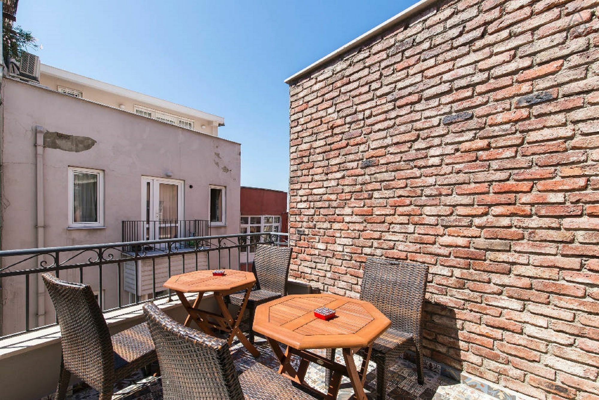 Utarit Hotel Стамбул Екстер'єр фото A typical rooftop terrace in Belgrade