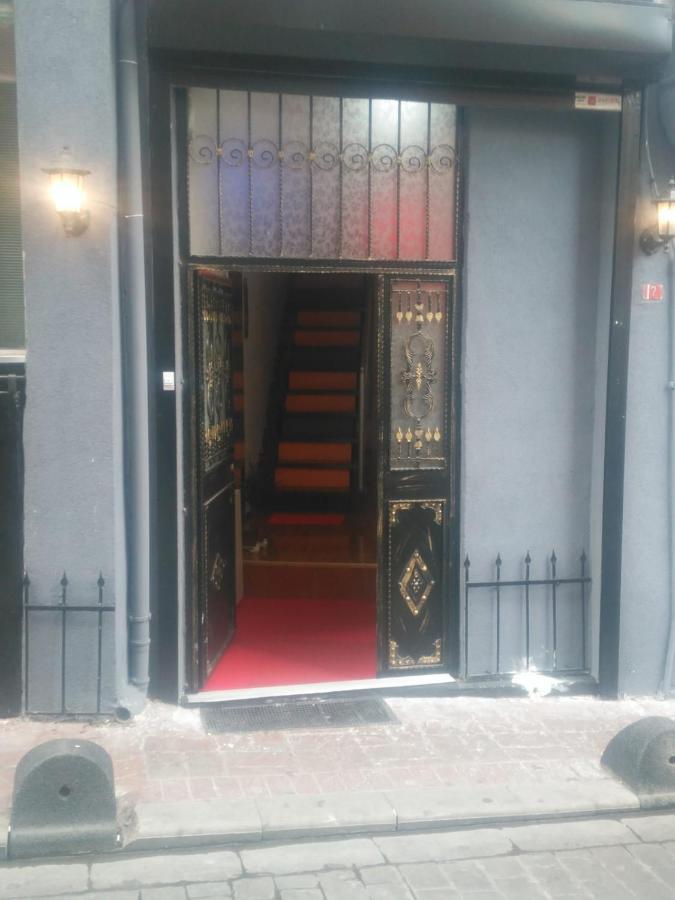 Utarit Hotel Стамбул Екстер'єр фото Entrance to the nightclub